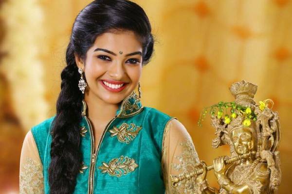 பூச்சூட வருகிறார் பூச்சூட வருகிறார்