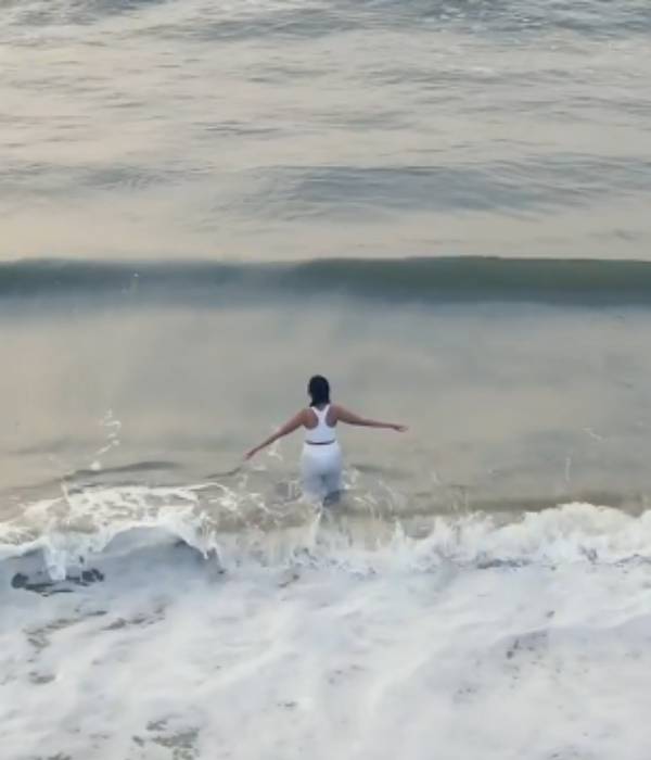 என்னை நீங்க ரசிங்க 