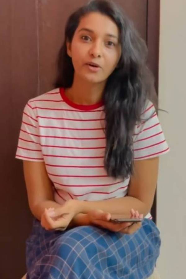 கலாய்க்கும் நெட்டிசன்கள் 