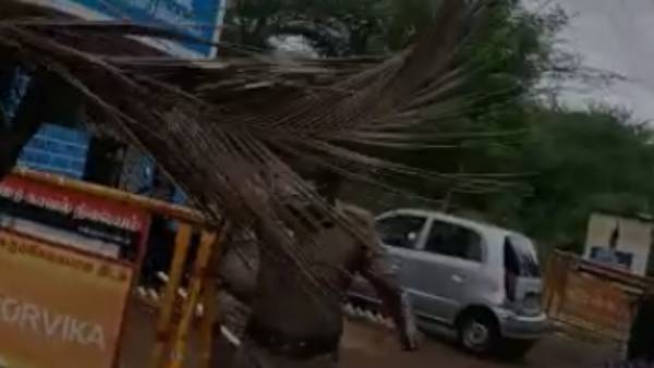 போலீசார் தாக்குதல் 