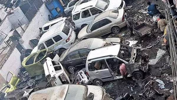 கைப்பற்றப்பட்ட வாகனங்கள் 