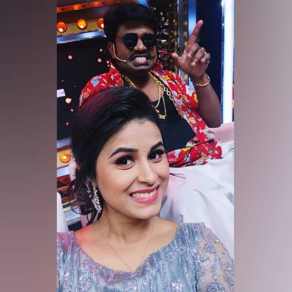 ரசிகர்கள் மனதில் ரித்திகா 