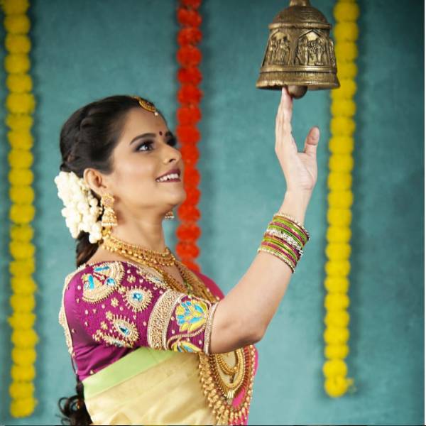 விளம்பர மாடல்