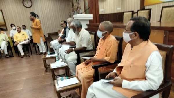 பல மணி நேரம் ஆலோசனை 