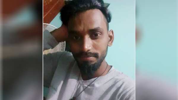 வெளியூரில் தொடர்ந்த காதல் வெளியூரில் தொடர்ந்த காதல்