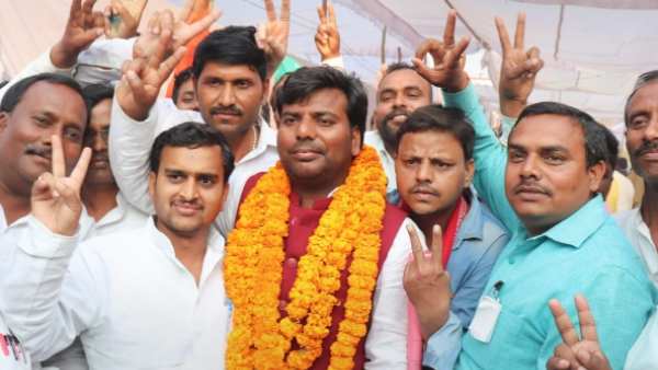 அமித்ஷாவுடன் நிஷாத் தலைவர் சந்திப்பு 