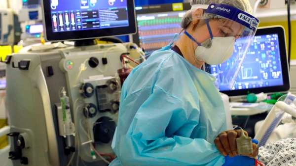 ஆதிக்கம் செலுத்தும் ஆதிக்கம் செலுத்தும்