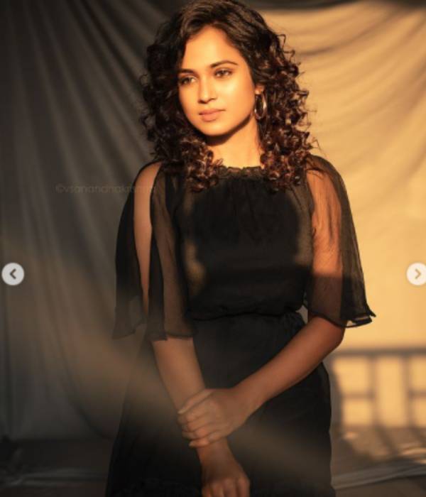 மகிழ்ச்சியில் ரசிகர்கள் 