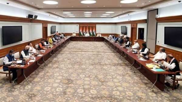 அரசியல் தலைவர்களுக்கு சிறை 