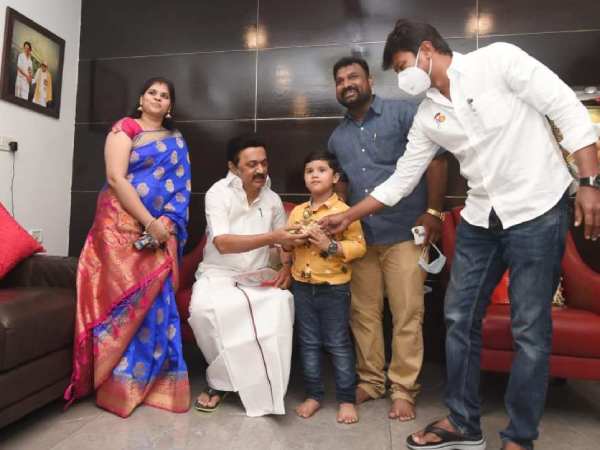 பெரியார் சிலை பெரியார் சிலை