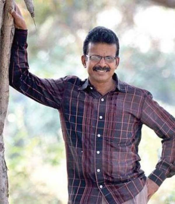 துப்பாக்கிகள், கையெறி குண்டுகள் 