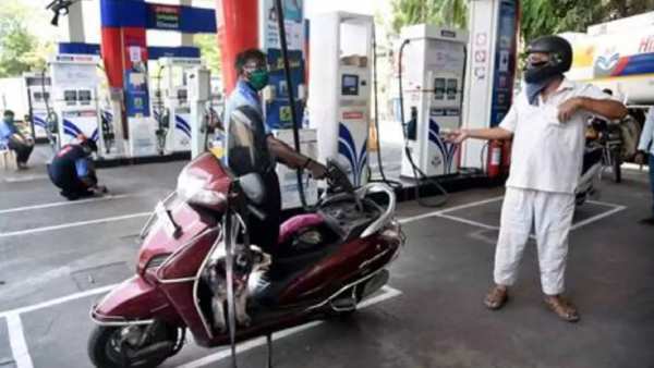 மக்களை ஊக்குவிக்கின்றனர் மக்களை ஊக்குவிக்கின்றனர்