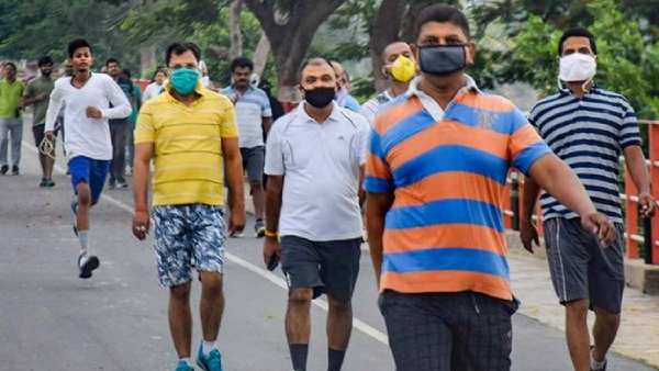 பூங்காக்களில் மக்கள் 