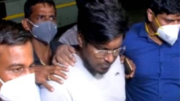 கைது செய்யும்போது கெஞ்சல் 