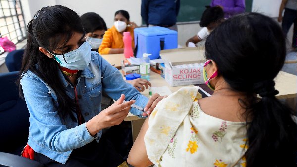 Coronavirus : 186 crore vacine doses needed to cover all over 18, says Centre in sc Coronavirus : 186 crore vacine doses needed to cover all over 18, says Centre in sc