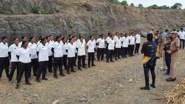 கர்நாடக போலீசார் கர்நாடக போலீசார்