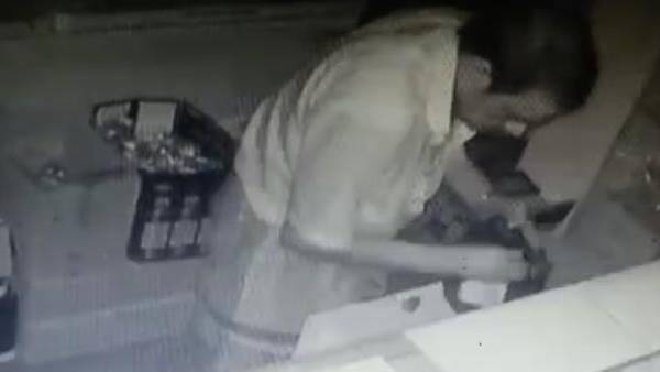 அள்ளிய கொள்ளையன் 