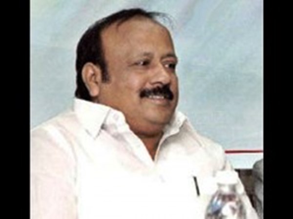 அசத்தும் எம்ஆர்கே பன்னீர் செல்வம் 