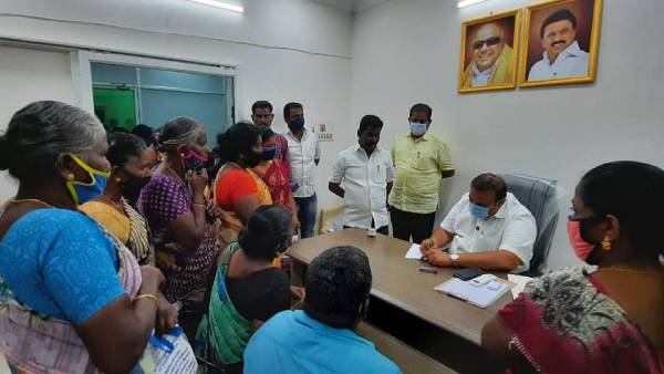 Trichy East constituency mla Inigo irudhayaraj directly collect petition from people Trichy East constituency mla Inigo irudhayaraj directly collect petition from people