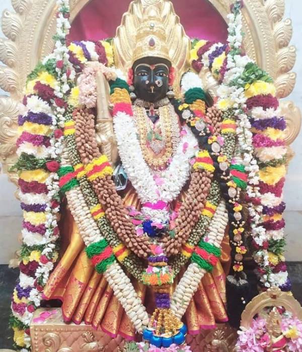 குவியும் பக்தர்கள் 
