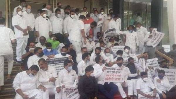 ஓராண்டுக்கு 12 பேர் சஸ்பெண்ட் 