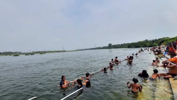 பொங்கி வரும் காவிரி 