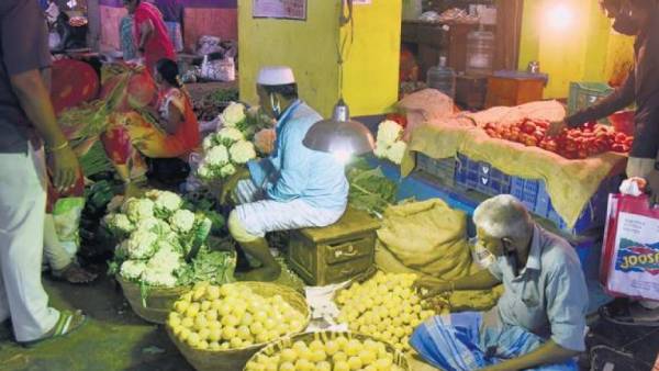 சிறப்புத் தடுப்பூசி முகாம் சிறப்புத் தடுப்பூசி முகாம்