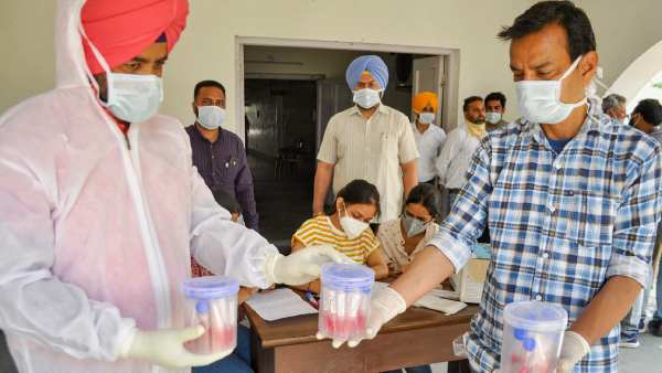 3.05 கோடி பேர் குணமடைந்தனர் 3.05 கோடி பேர் குணமடைந்தனர்