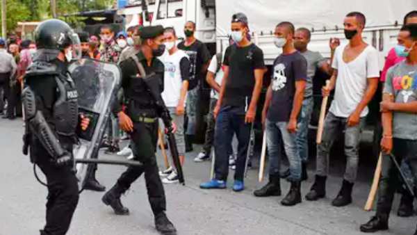 வன்முறைகள் வெடித்தன 