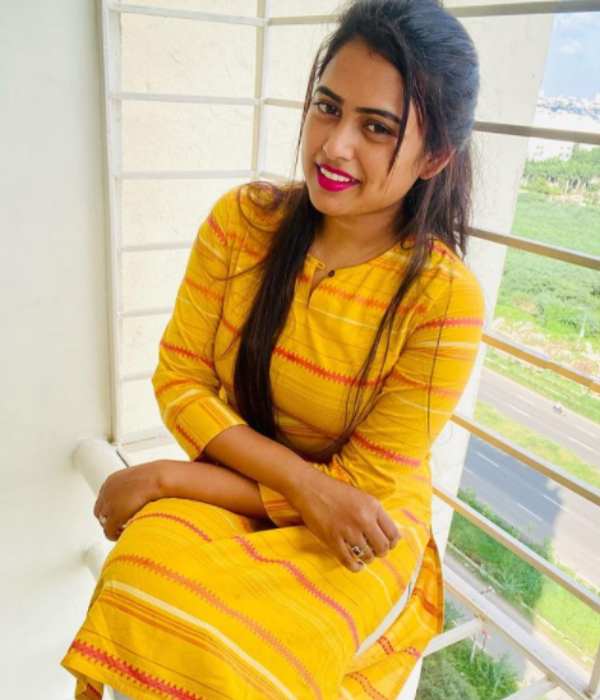 பெண் நம்பியார் மாதிரி 