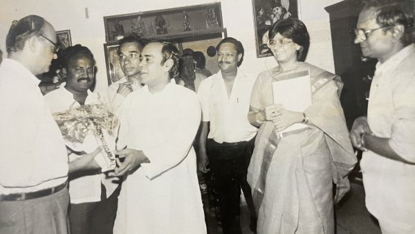 டுவிட்டரில் பழைய படம் டுவிட்டரில் பழைய படம்