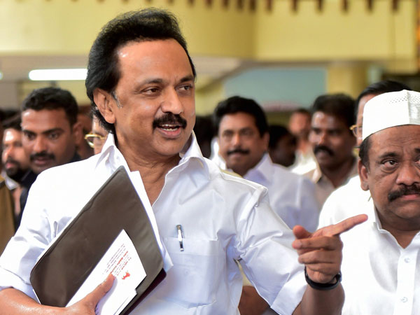 சர்ச்சையானது படம் 