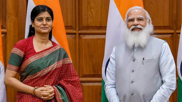 அப்னா தள் அனுபிரியா படேல் 