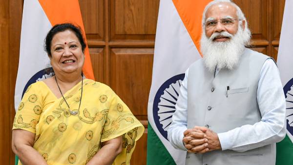 குஜராத்தின் தர்ஷனா ஜர்தோஸ் 