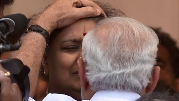 போயஸ் கார்டன் வந்த மோடி போயஸ் கார்டன் வந்த மோடி