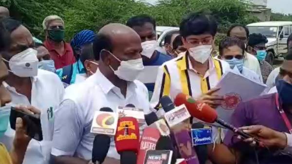 குப்பை கொட்டப்படுகிறது குப்பை கொட்டப்படுகிறது