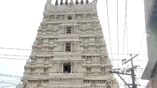 யாளி உடைந்து விழுந்துள்ளது