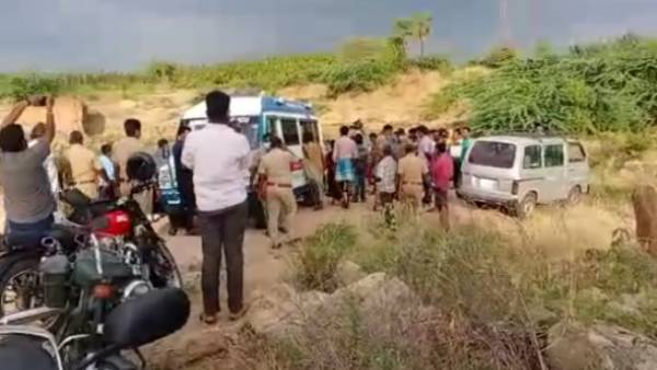 லஞ்சம் கேட்டனர் 