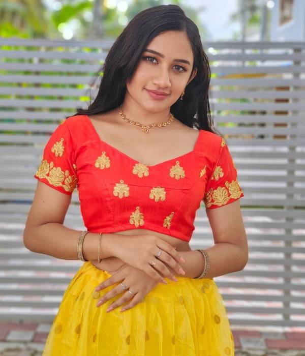 எல்லாத்துலயும் ஆக்டிவ் தான் 