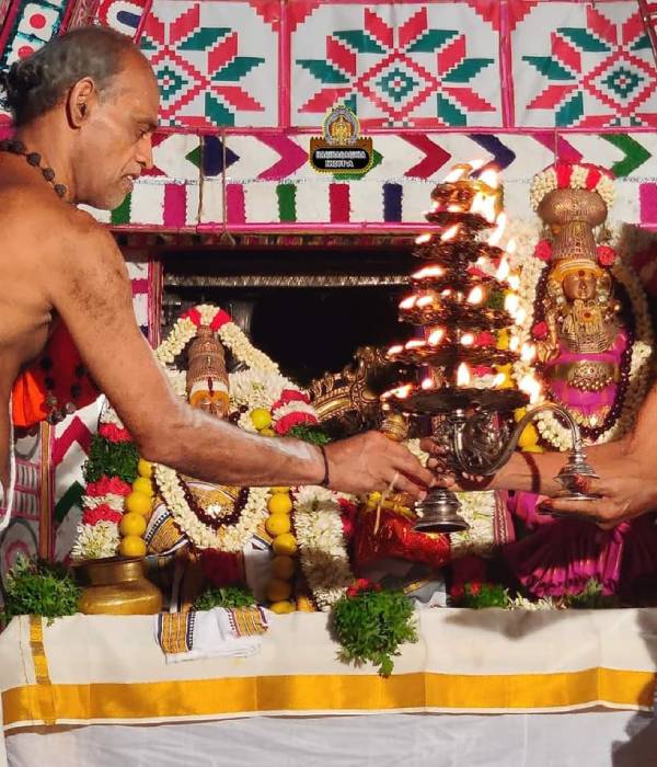 தவக்கோலம் கண்ட அன்னை 