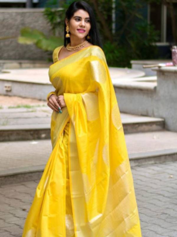 மஞ்சள் நிறத்தில்