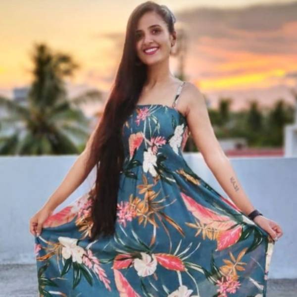 கதாநாயகி ரேஞ்சை விட்டு விட்டாரே