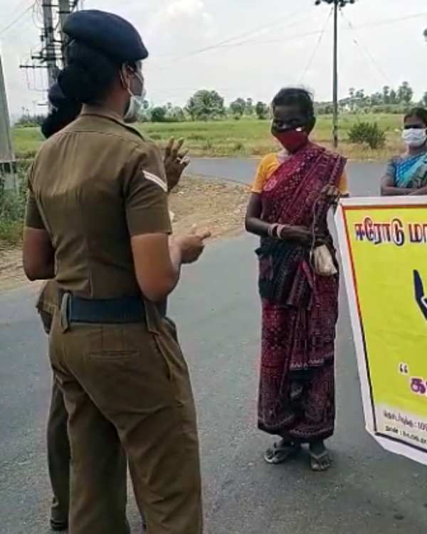 மகளிர் போலீஸார் 