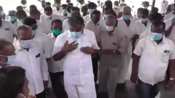 டிடிவி தினகரன் காரணம் டிடிவி தினகரன் காரணம்