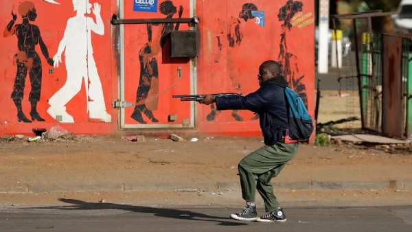 ஜேக்கப் ஜூமா ஆதரவாளர்கள்