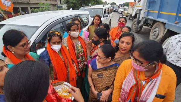 வானதி சீனிவாசன் பதவி அப்படி