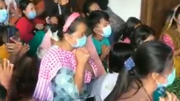 உறவினர்கள் உற்சாகம் உறவினர்கள் உற்சாகம்