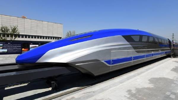 விமானத்தைவிட வேகம்