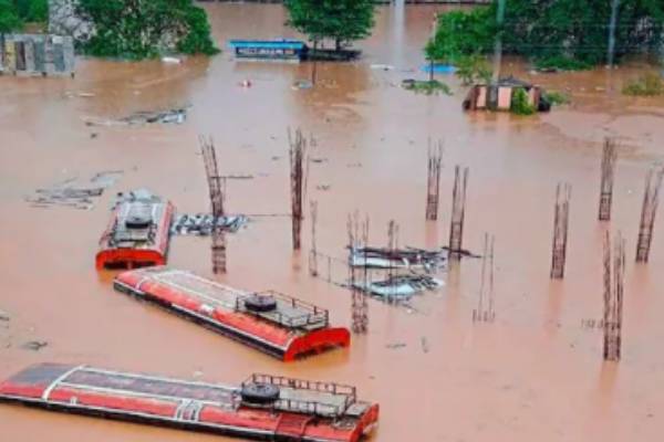 போக்குவரத்து முற்றிலும் துண்டிப்பு 