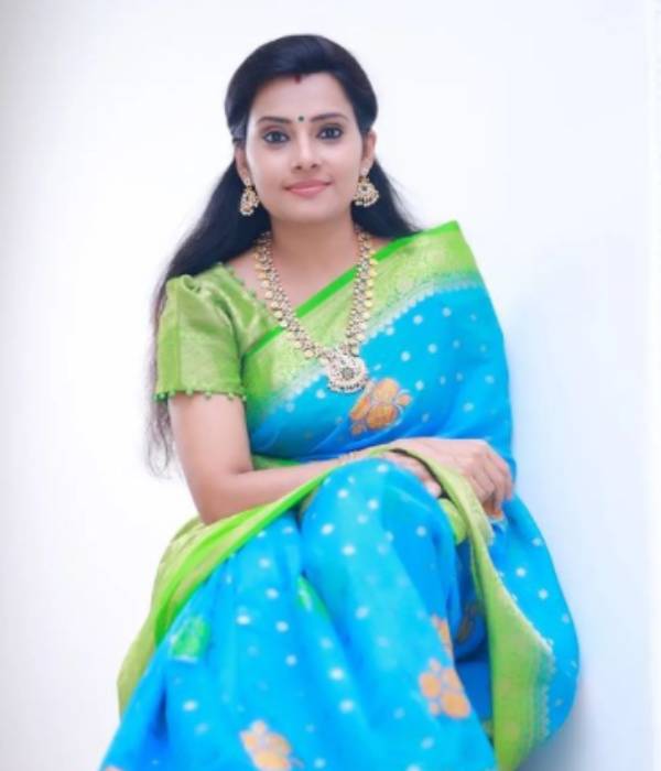 அழகில் அழகு ராணி 